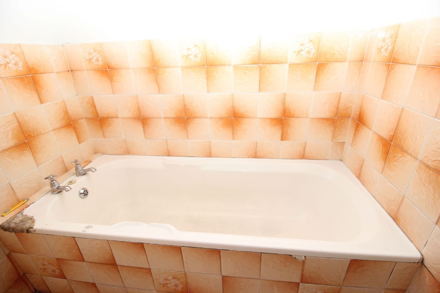 4 Bedroom Property for Sale in Hillview Western Cape